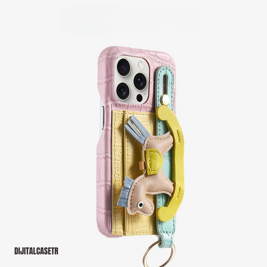 iPhone KORDON Serıes | Kartlıklı ve Pony Charm'lı Deri Telefon Kılıfı
